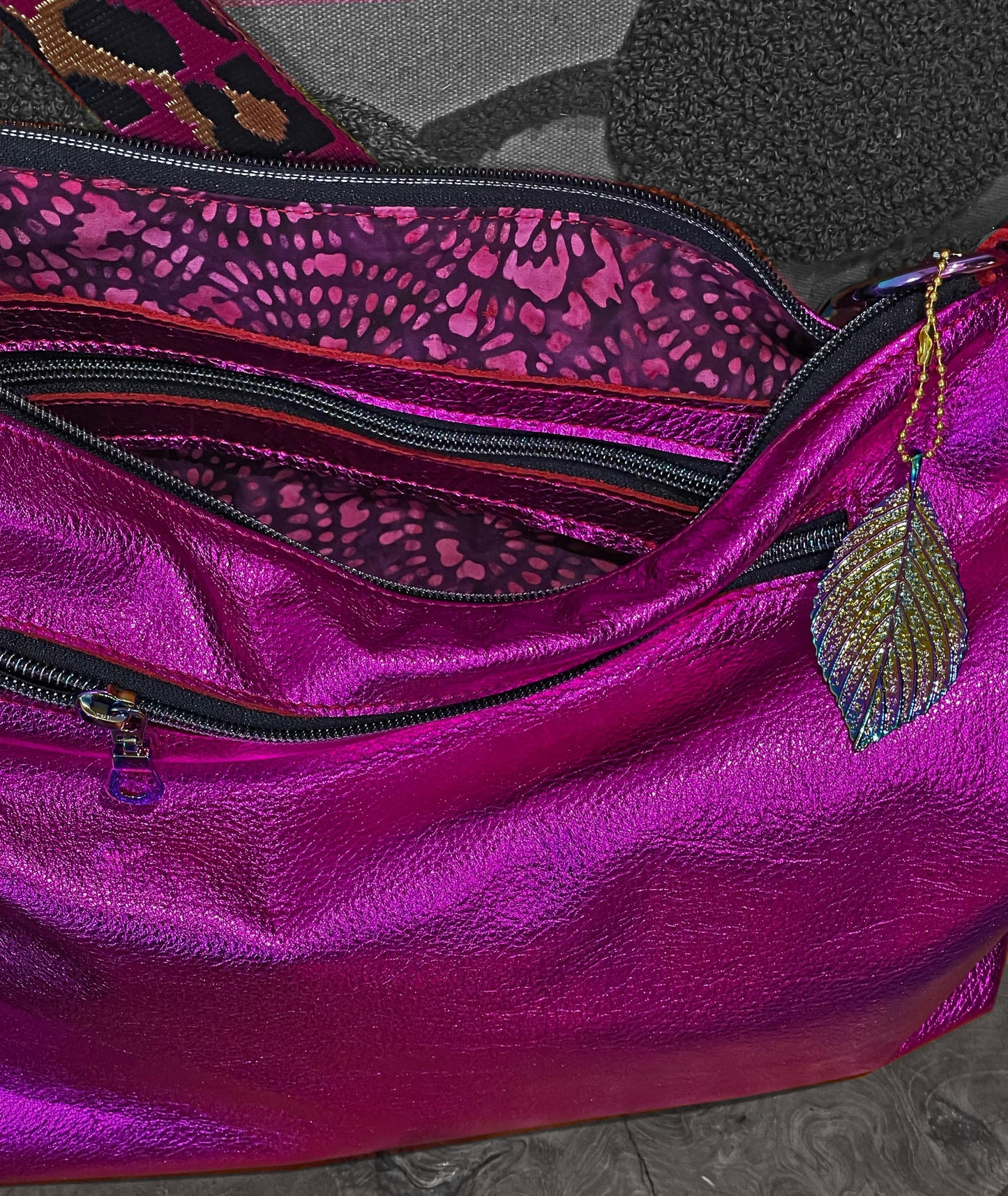 Metallic fuchsia pink crossbody bag