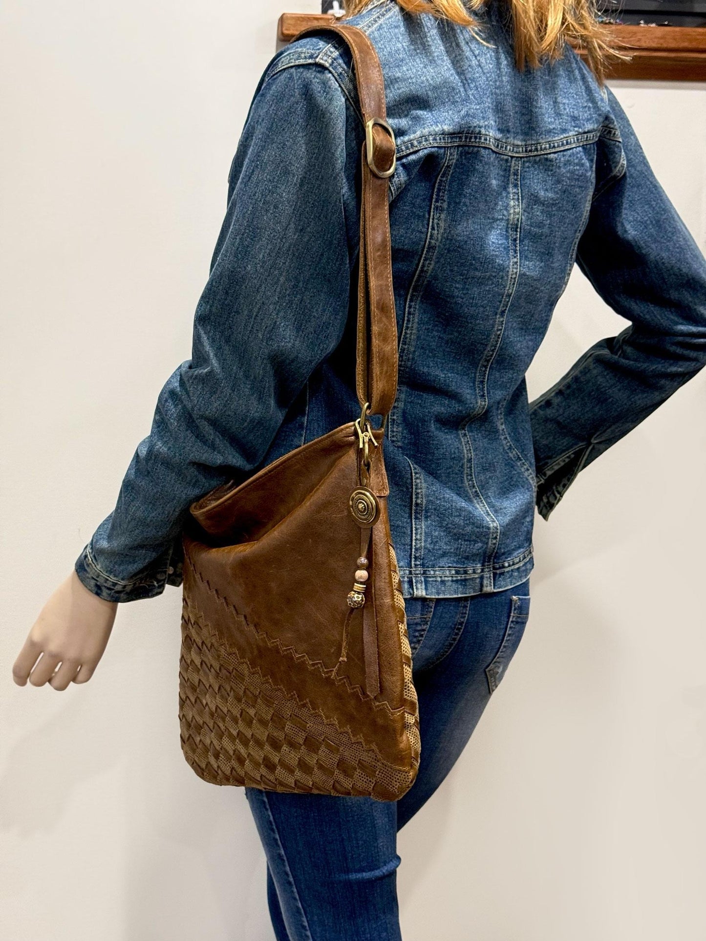 Hand woven vintaged chocolate brown leather crossbody Bag magnet close