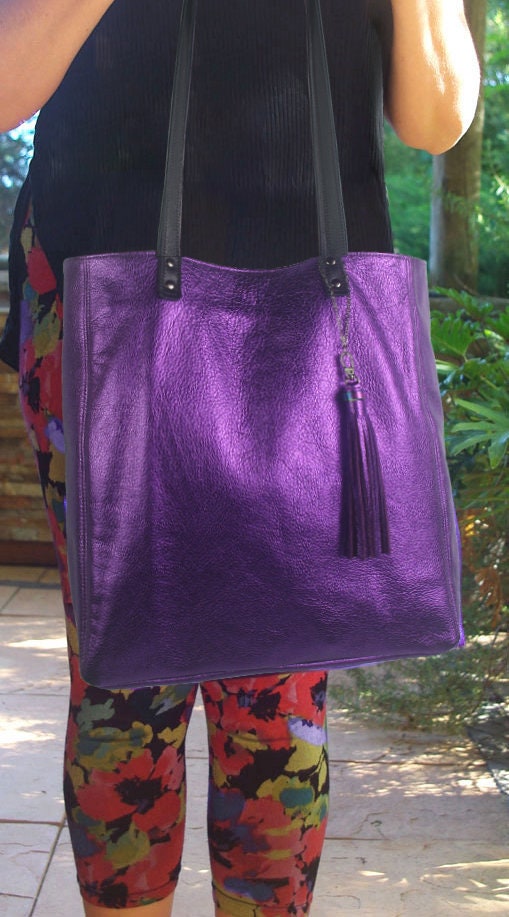 Leather Tote Metallic purple, leather zipper pocket and free purse