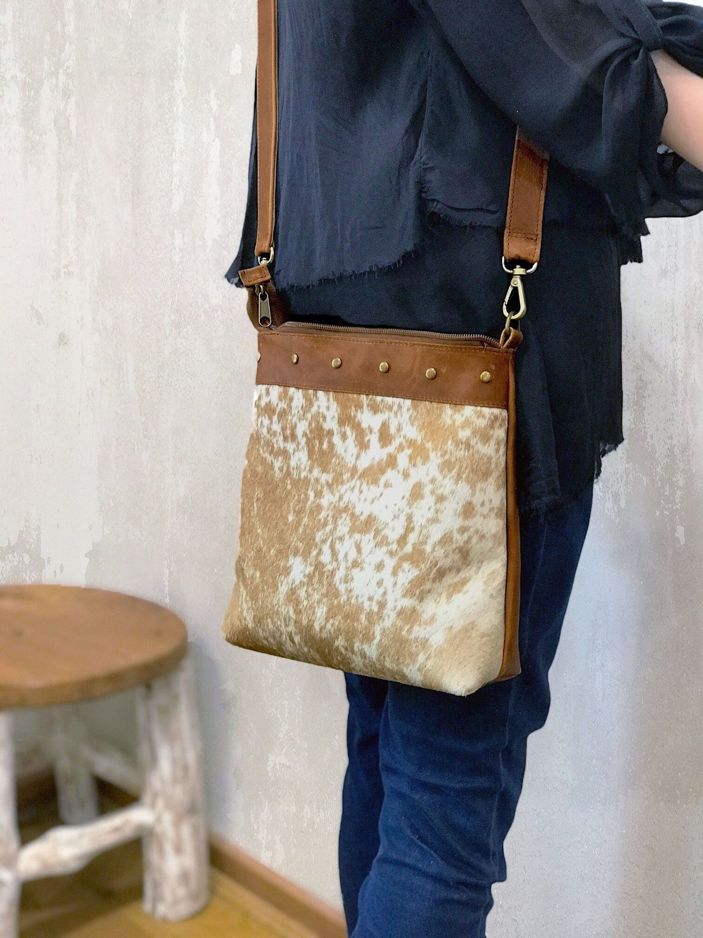 Crossbody Cowhide Leather, vintage brown and short hair cowhide