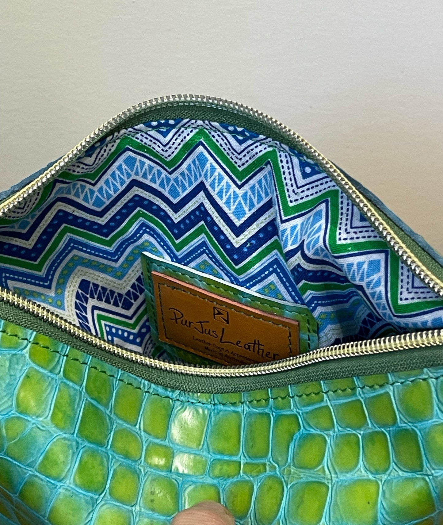 makeup purse zig zag lining inside